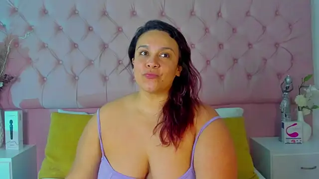 KourtneyEvans online show from September 25, 5:30 pm