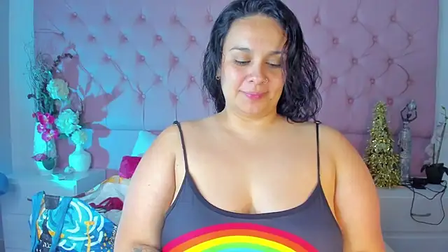 KourtneyEvans online show from December 22, 11:38 pm