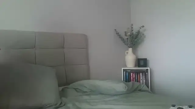 skyejde online show from March 22, 5:14 pm