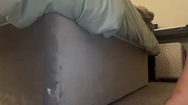 skyejde online show from February 5, 6:37 pm