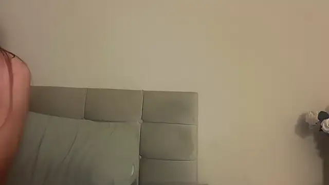 skyejde online show from December 3, 5:56 pm