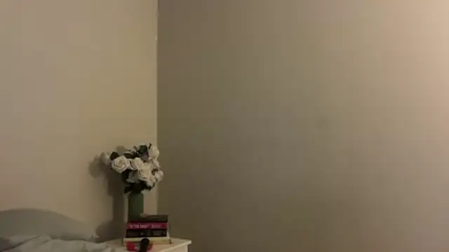 skyejde online show from November 28, 4:29 pm