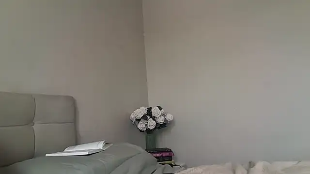 skyejde online show from November 15, 9:24 am