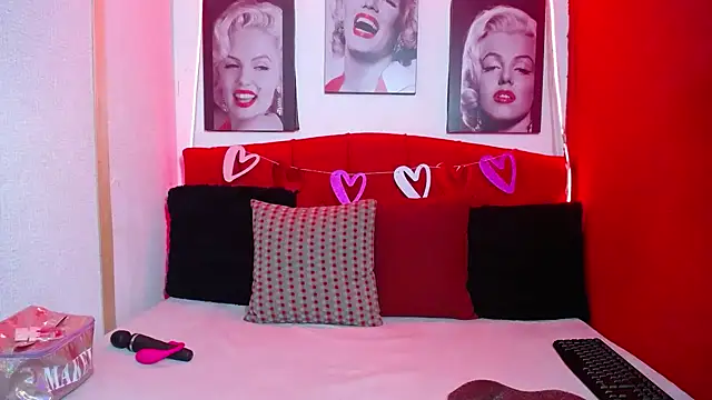 Tiana Ebony18 online show from February 14, 12:05 pm