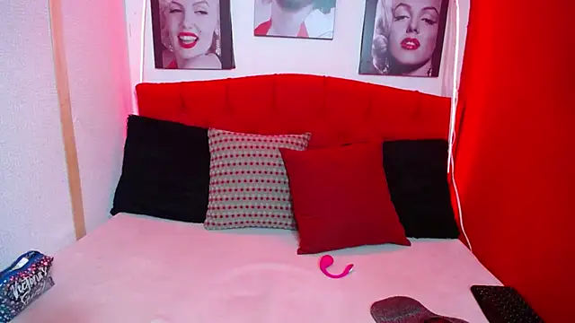 Tiana Ebony18 online show from October 9, 11:55 am