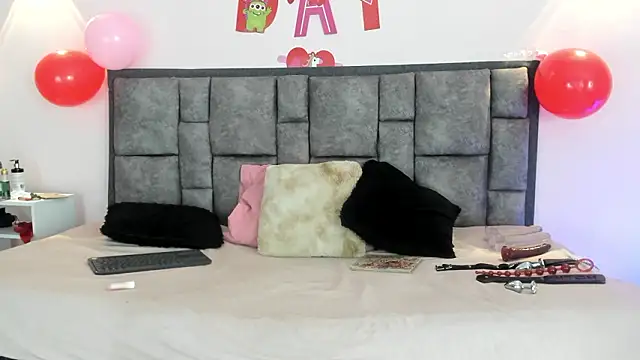 AdelaLust online show from February 14, 4:45 am