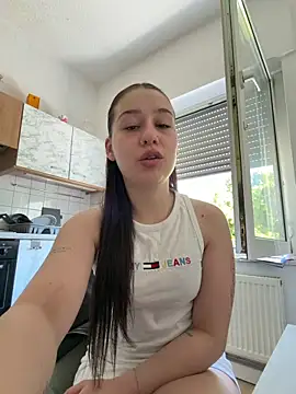 Snapshot of Daria-maus24 chatting on May 22, 11:41 am Daria-maus24 online show from May 22, 11:41 am