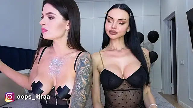 Snapshot of AmyLeeplay chatting on November 15, 3:38 pm AmyLeeplay online show from November 15, 3:38 pm