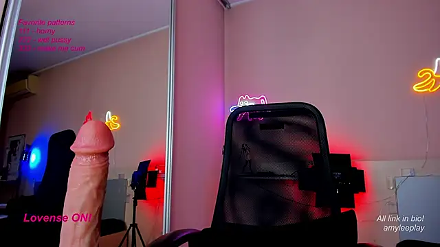 Snapshot of AmyLeeplay chatting on March 11, 8:09 pm AmyLeeplay online show from March 11, 8:09 pm