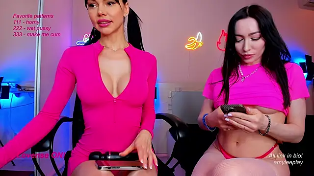 Snapshot of AmyLeeplay chatting on March 6, 3:13 pm AmyLeeplay online show from March 6, 3:13 pm