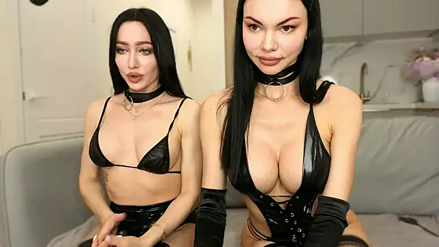 Snapshot of AmyLeeplay chatting on October 11, 1:06 am AmyLeeplay online show from October 11, 1:06 am