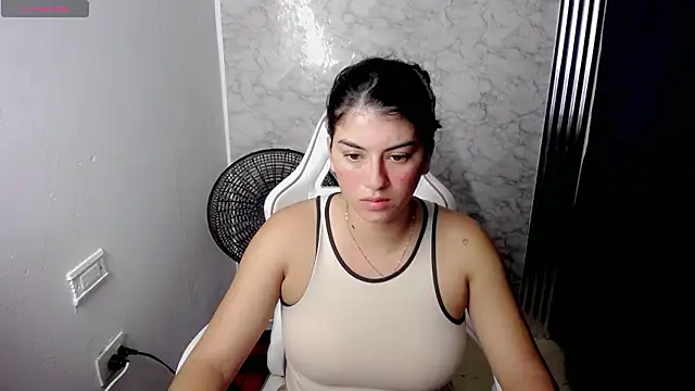 hello kityy25 online show from January 10, 11:33 pm