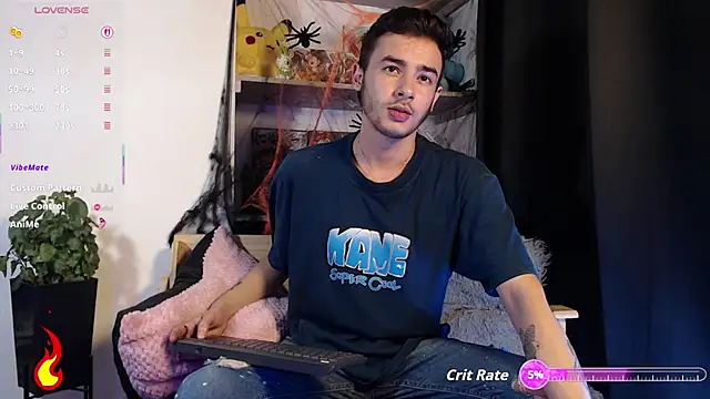 Snapshot of kyle_clint07 chatting on October 22, 2:44 am kyle clint07 online show from October 22, 2:44 am