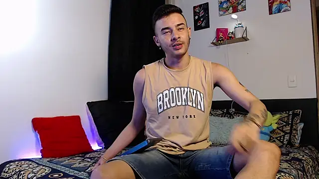 Snapshot of kyle_clint07 chatting on November 8, 11:19 pm kyle clint07 online show from November 8, 11:19 pm