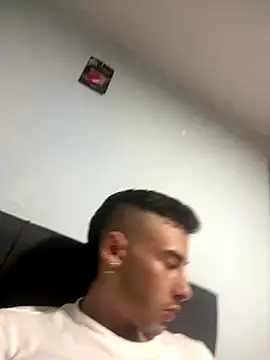 Snapshot of kyle_clint07 chatting on November 23, 9:14 pm kyle clint07 online show from November 23, 9:14 pm