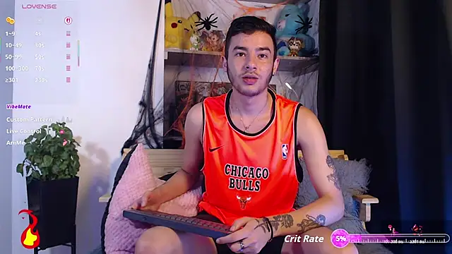 Snapshot of kyle_clint07 chatting on October 22, 6:40 pm kyle clint07 online show from October 22, 6:40 pm