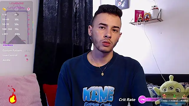 Snapshot of kyle_clint07 chatting on December 3, 5:45 pm kyle clint07 online show from December 3, 5:45 pm