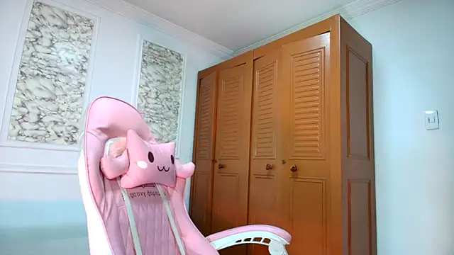 Snapshot of Danella_houston chatting on November 5, 7:06 pm Danella houston online show from November 5, 7:06 pm