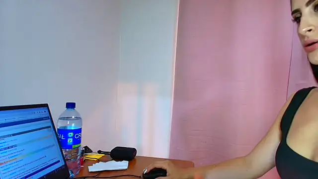 Danella houston online show from April 5, 8:04 pm