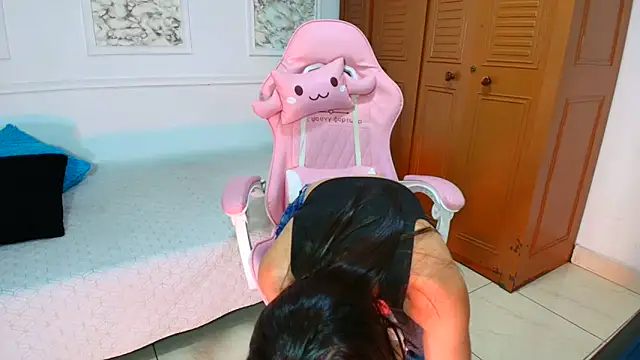 Danella houston online show from February 7, 8:39 pm