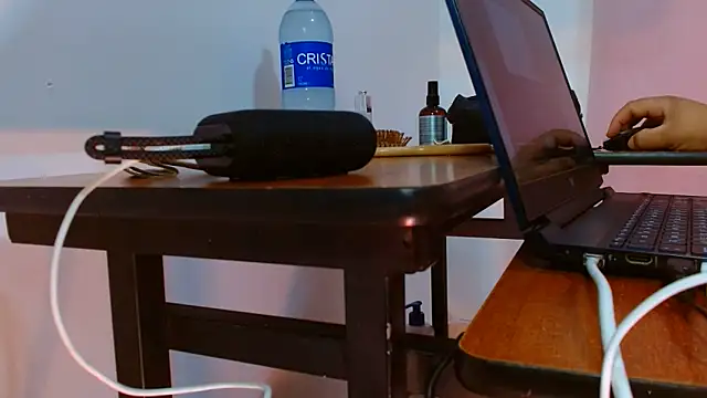 Snapshot of Danella_houston chatting on June 14, 10:11 pm Danella houston online show from June 14, 10:11 pm