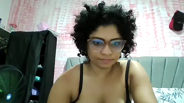 Snapshot of Tana_latin chatting on October 8, 12:45 am Tana latin online show from October 8, 12:45 am
