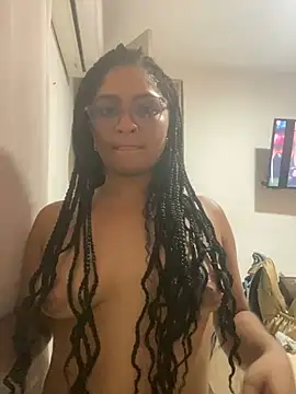 Snapshot of Tana_latin chatting on March 6, 10:26 pm Tana latin online show from March 6, 10:26 pm