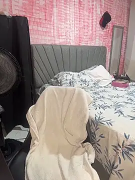 Snapshot of Tana_latin chatting on February 12, 12:32 am Tana latin online show from February 12, 12:32 am