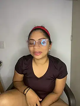 Snapshot of Tana_latin chatting on February 19, 12:14 am Tana latin online show from February 19, 12:14 am