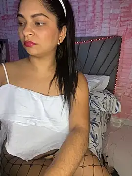 Snapshot of Tana_latin chatting on February 15, 4:14 am Tana latin online show from February 15, 4:14 am