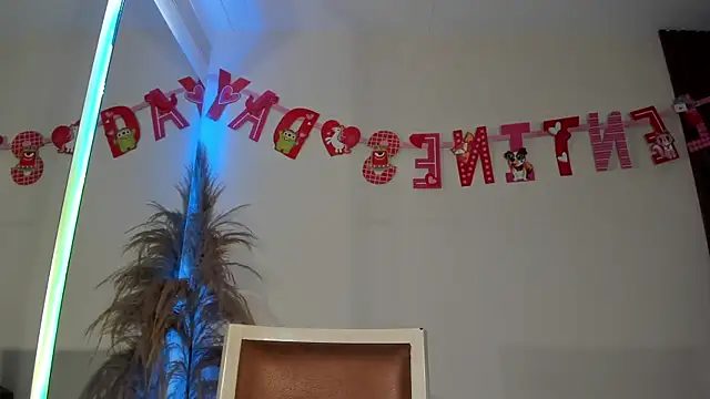 Snapshot of kassandra_Lara chatting on February 22, 1:44 am kassandra Lara online show from February 22, 1:44 am