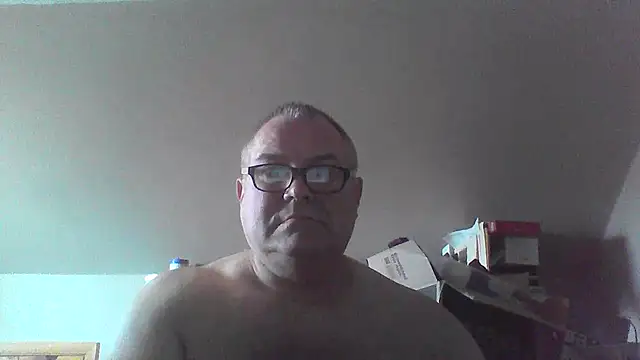 mkestr69 online show from April 3, 8:04 pm