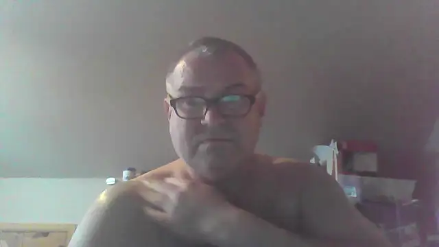 mkestr69 online show from December 1, 9:26 pm