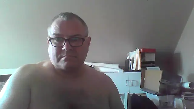 mkestr69 online show from April 21, 3:07 pm