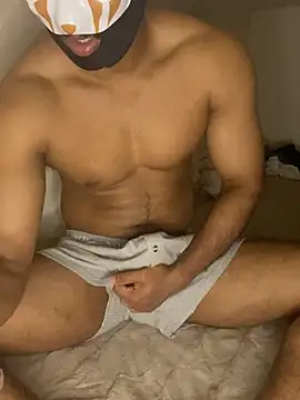 Snapshot of jimi-3011 chatting on June 7, 5:01 am jimi-3011 online show from June 7, 5:01 am