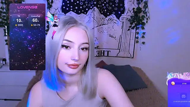 Snapshot of beauty_blonde chatting on February 6, 10:32 pm beauty blonde online show from February 6, 10:32 pm