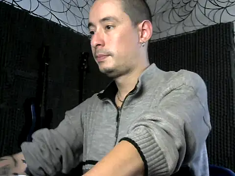 vampireathome online show from February 25, 8:30 pm