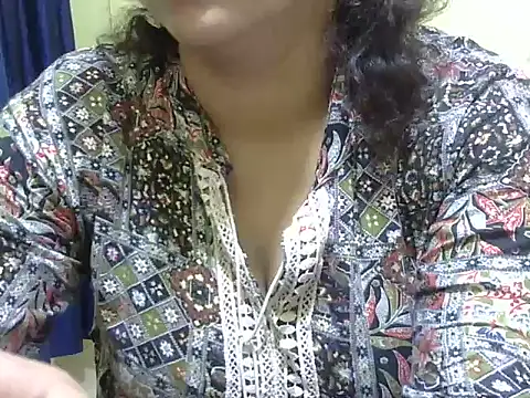 Your cutiepie  online show from October 31, 8:22 am