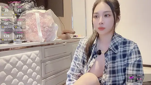 Snapshot of Moonccoi chatting on September 23, 7:54 pm Moonccoi online show from September 23, 7:54 pm
