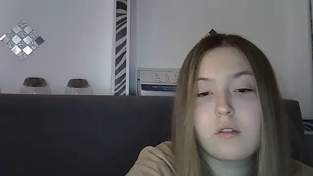 Eloise Celine online show from February 11, 3:40 pm