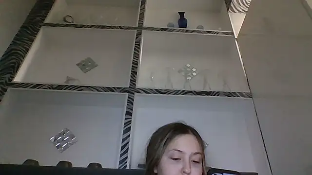 Eloise Celine online show from February 7, 5:40 pm