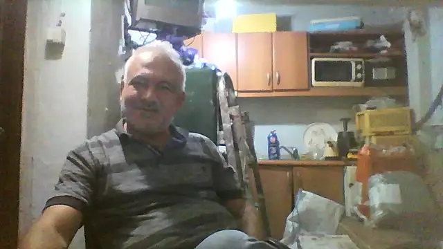 Snapshot of murat7888 chatting on October 17, 6:28 am murat7888 online show from October 17, 6:28 am