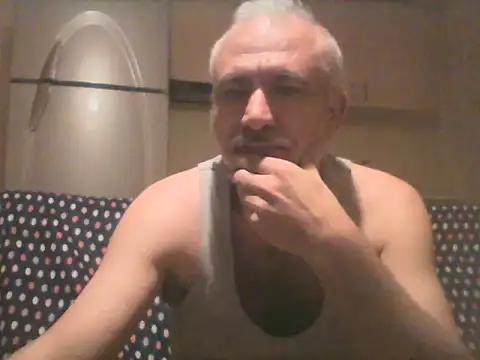Snapshot of murat7888 chatting on February 27, 6:42 pm murat7888 online show from February 27, 6:42 pm