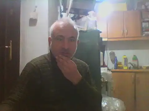 Snapshot of murat7888 chatting on February 27, 9:29 am murat7888 online show from February 27, 9:29 am