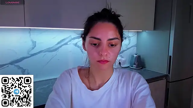 EmiliaZen online show from June 16, 5:02 pm