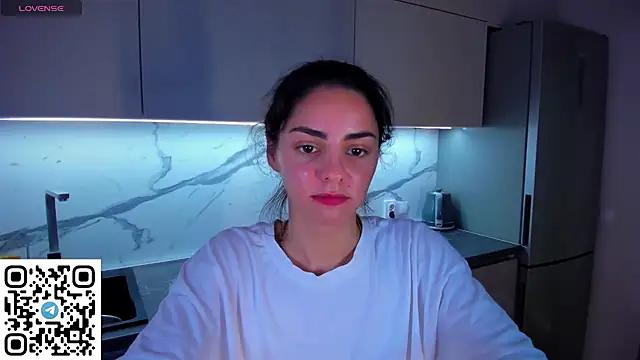 EmiliaZen online show from June 18, 8:03 pm