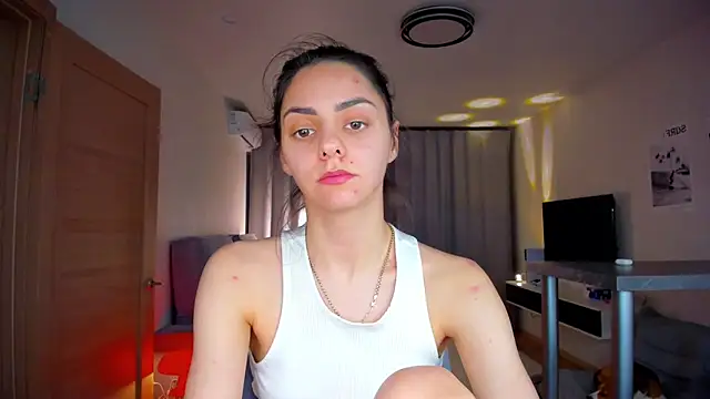 EmiliaZen online show from March 31, 7:05 pm