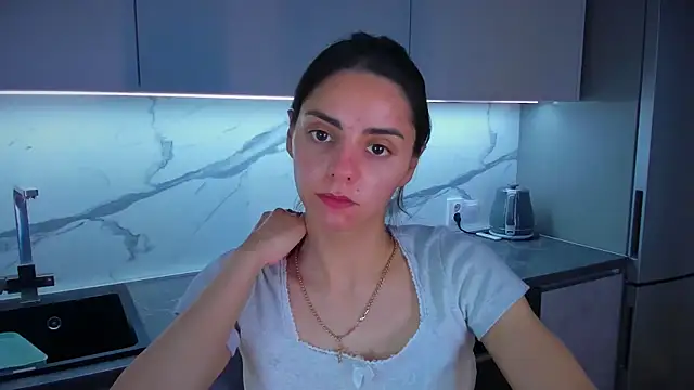 EmiliaZen online show from June 29, 6:09 am