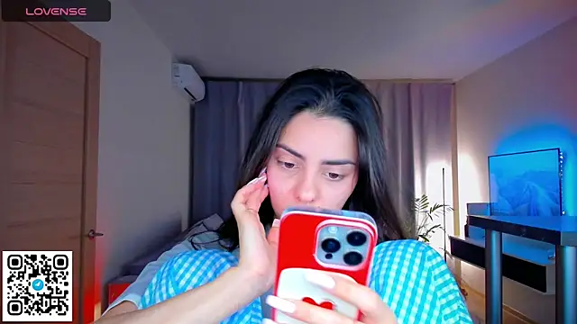 EmiliaZen online show from February 9, 6:06 pm