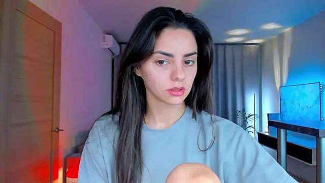 EmiliaZen online show from February 12, 3:23 pm